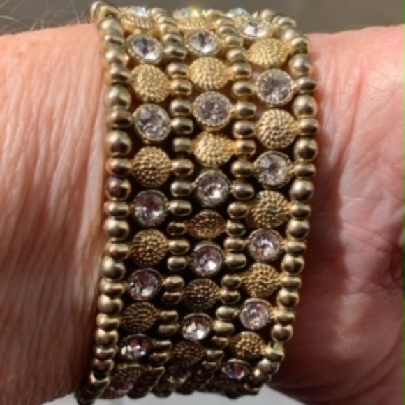 Elegant Gold Stretch Bracelet with Rhinestones - Picture 1 of 4